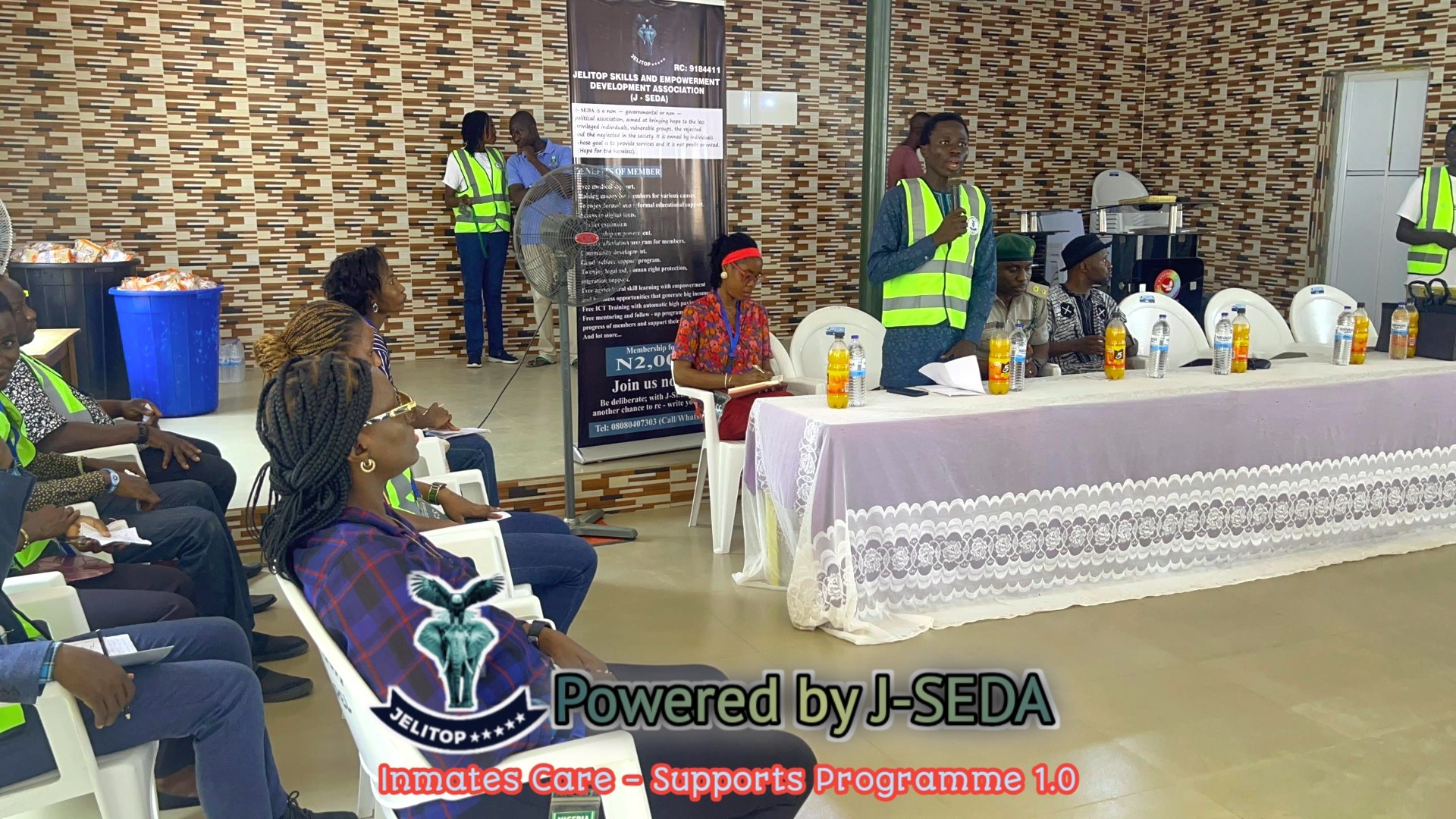 Volunteer Team Coordination in the Main Hall